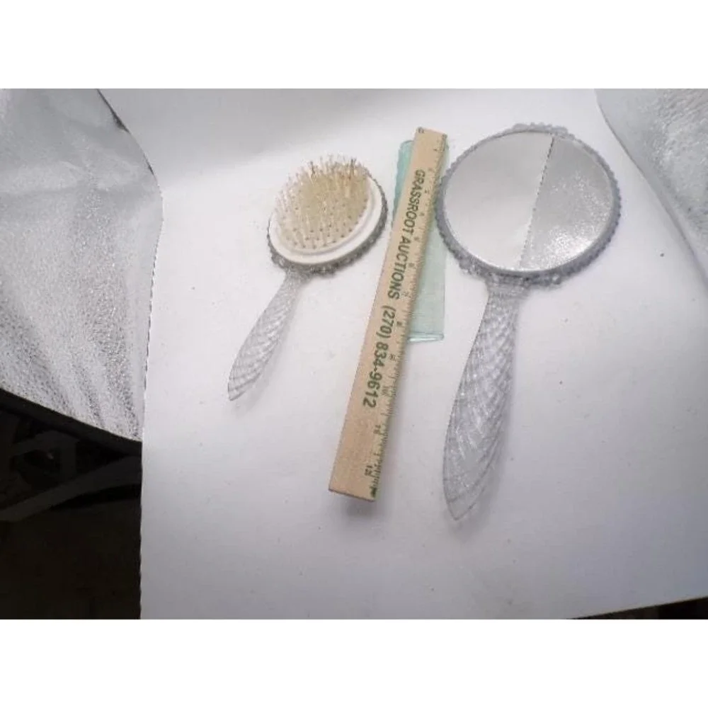 Vintage Courting Couple Vanity Set Mirror Brush Comb Clear Glitter Lucite 3pc‎